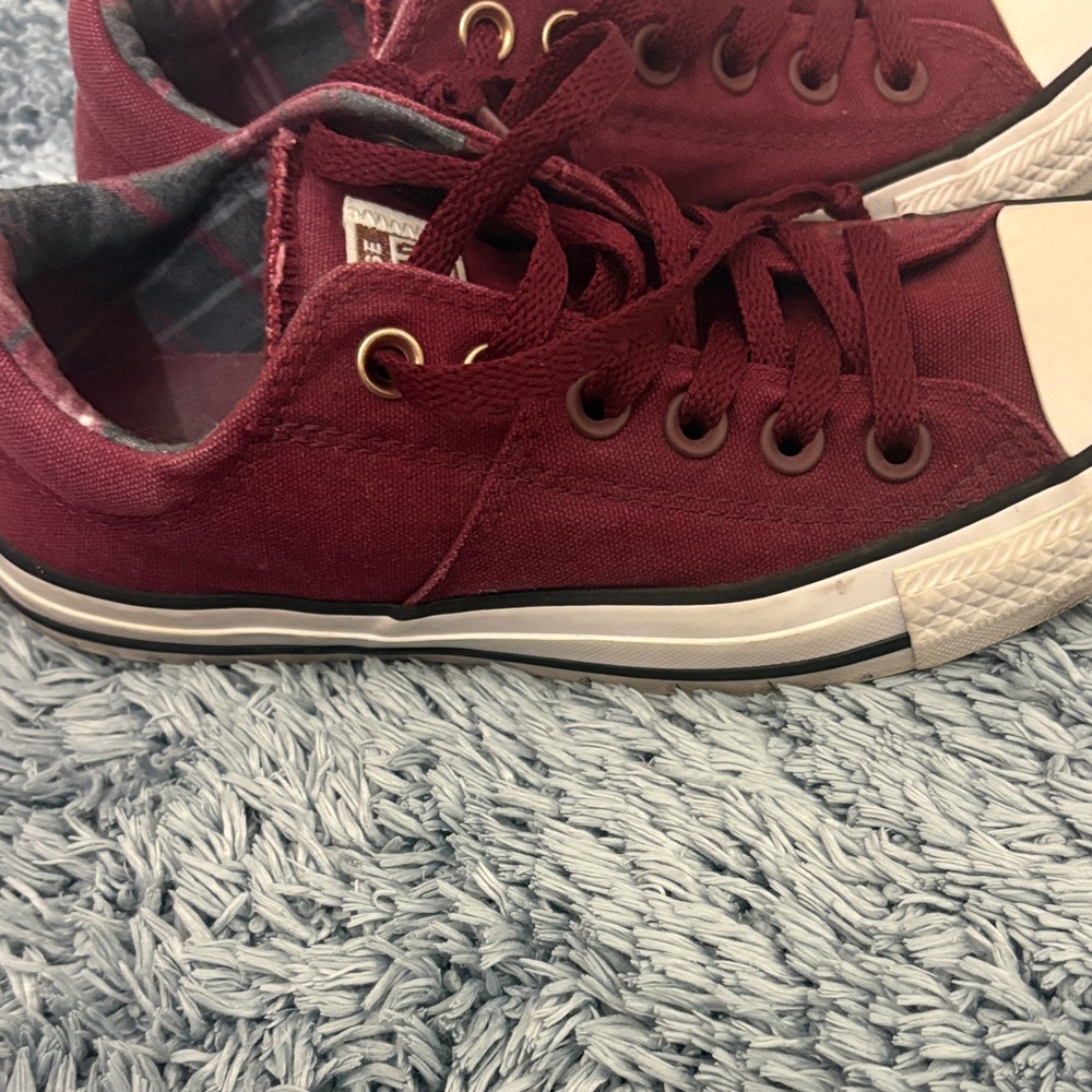 Converse Woman Maroon Sneakers - Picture 6 of 11